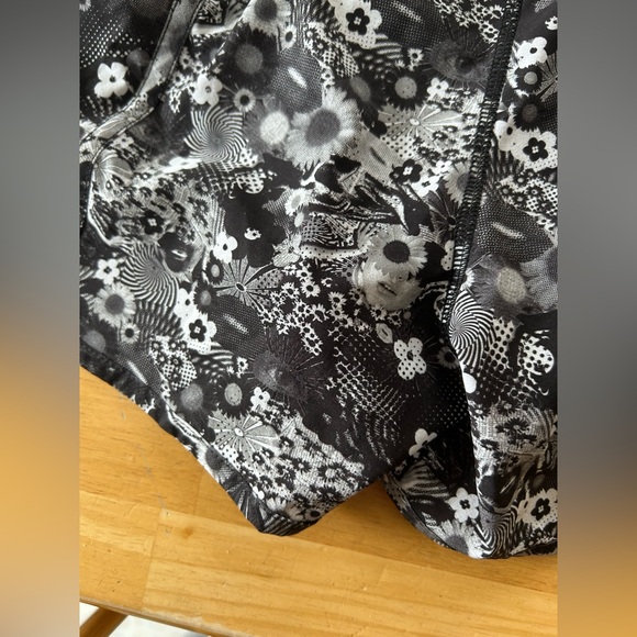 Lululemon Tracker Short *SW - Picture 7 of 11